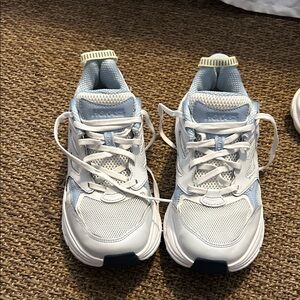 Chunky Hoka Cliftons 8.5 women’s White and Light Blue Athletic Shoes